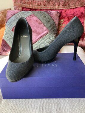 Stuart Weitzman Flanswoon Pumps 7M • Grey Flannel Suede • Classic Heel